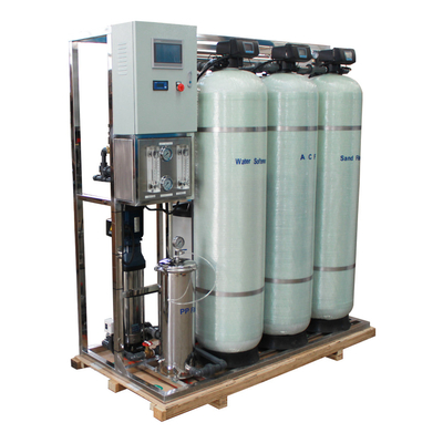Le système d'osmose d'inversion pur de production de l'eau 1500L/H enlèvent le sel de 97% bactérien