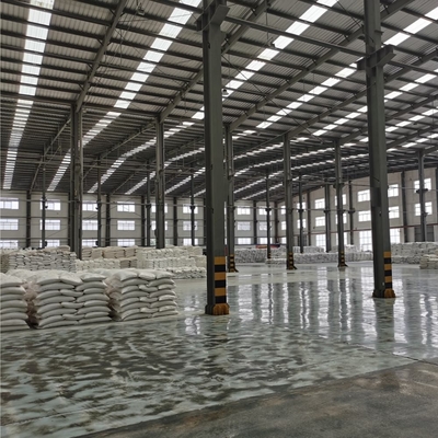 Le sulfate en aluminium sulfatent le traitement de l'eau en aluminium de 17%, poudre de produits chimiques de traitement de l'eau/granulaire blancs
