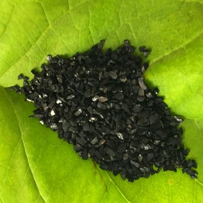 Les produits chimiques à base de charbon d'accessoires de traitement de l'eau granulés ont activé le carbone 25kg